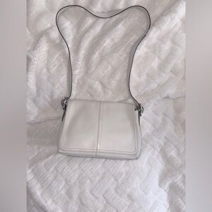 Elegant White Leather Shoulder Bag